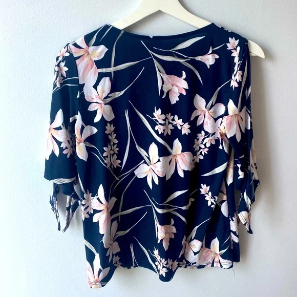 Floral Blouse - Picture 2 of 3